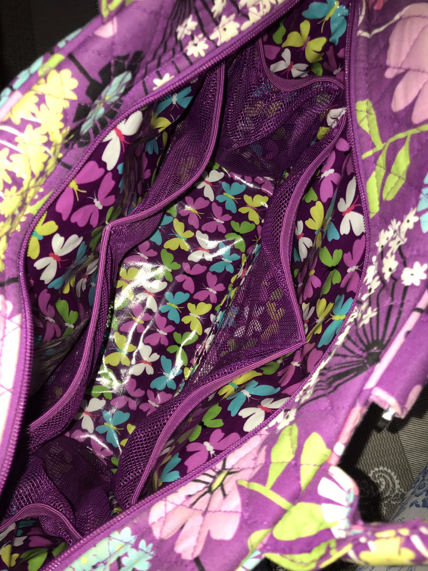 diaper bag from Vera Bradley almost new in great condition for baby girl