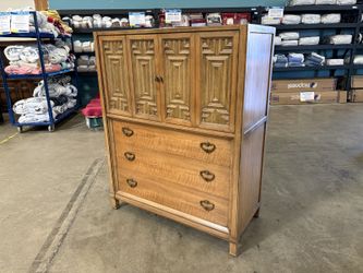 THOMASVILLE Vintage Oak 6 Drawer Chest With Geometric Paneled Door Fronts and Brass Pulls