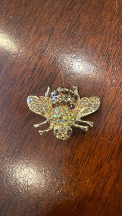 Honeybee Brooch