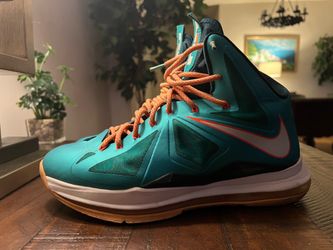 Nike LeBrons!!! Miami Dolphins colors!!! 9.5 out of 10!!! EXCELLENT CONDITION!!!