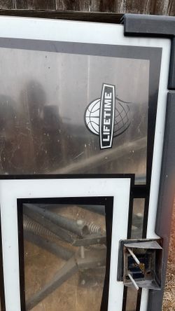 Free Basketball Stand