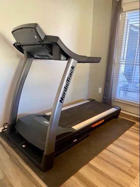 NordicTrack A2550 Pro Commercial Grade Treadmill