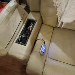 Lift Recliner With USB Ports