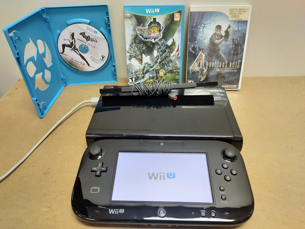 Nintendo Wii U with 3 games works perfect!!!