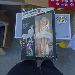 The Seven Year Itch Marylin Monroe Figure