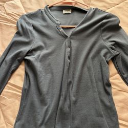 Grey long sleeve mid button-up