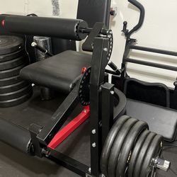 GMWD Leg Extension / Leg Curl Machine