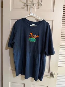 Vintage Disney Embroidered Tigger The One And Only T-shirt Size XL - Small Hole