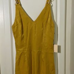 Mustard yellow velvet dress with gold details