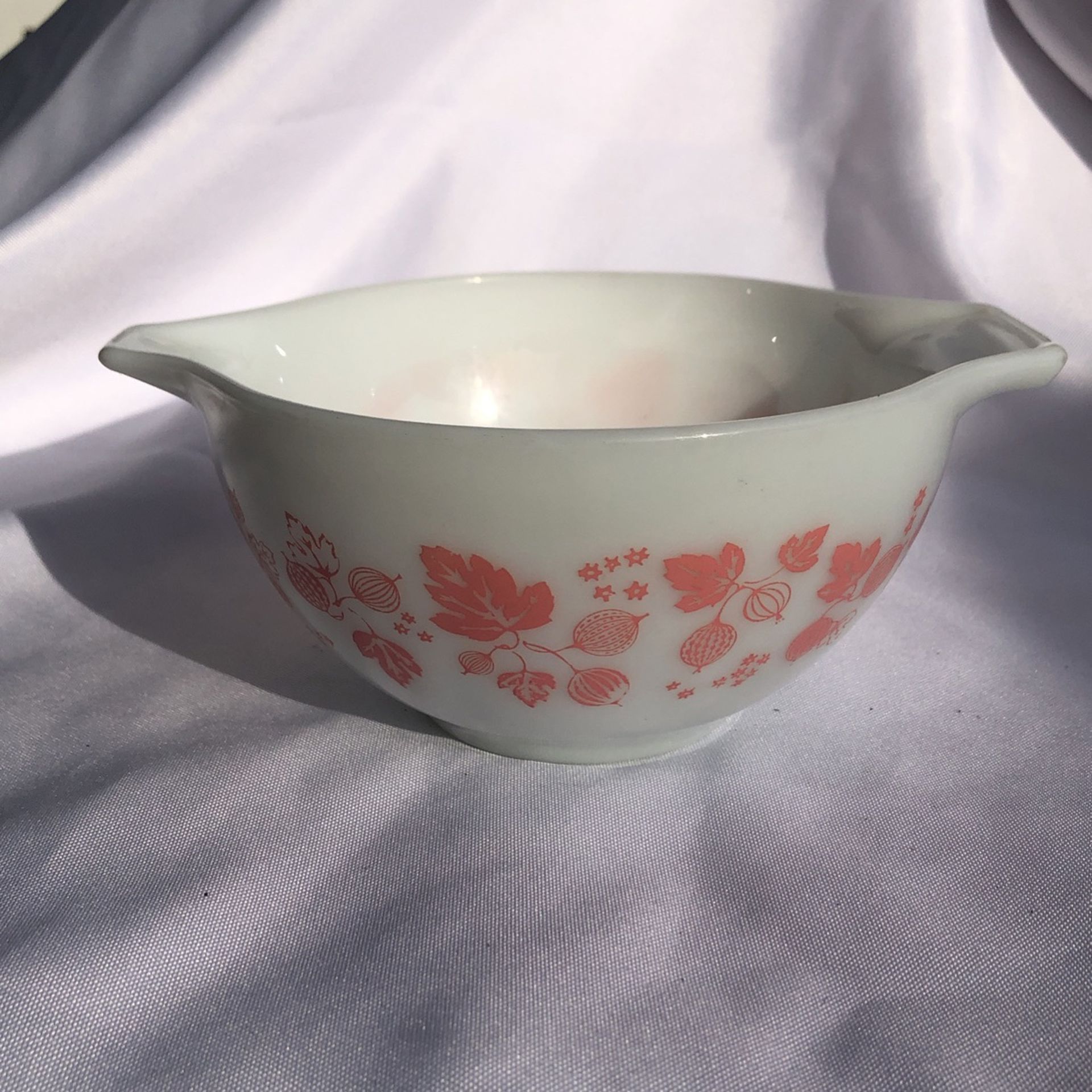 Vintage 1.5pt Pyrex Pink Gooseberry Casserole Bowl No Lid