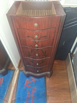 Jewelry hutch