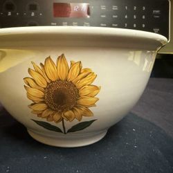Vintage BIA Cordon Bleu, China, Stoneware Sunflower Mixing Bowl 8.5 Inches