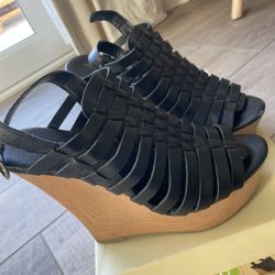 Wedge shoes 