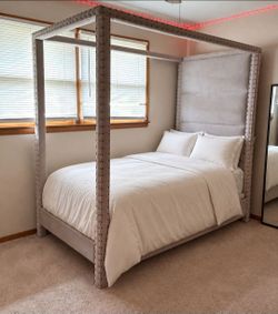 Twin Canopy bed