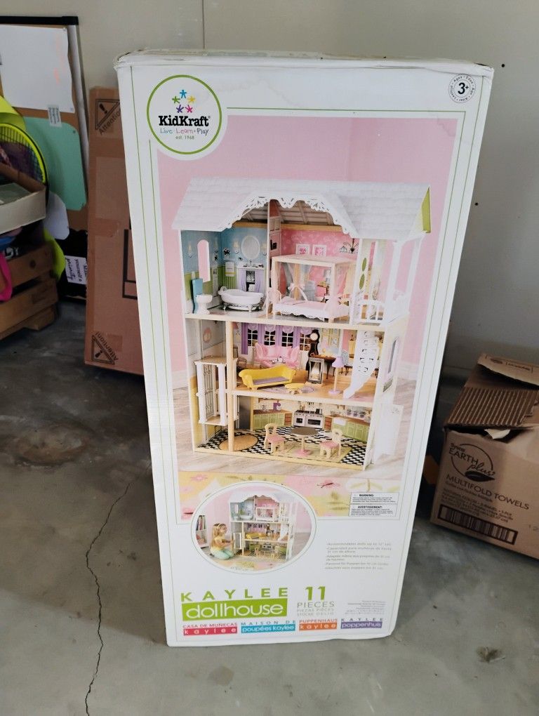 Kid Kraft Dollhouse