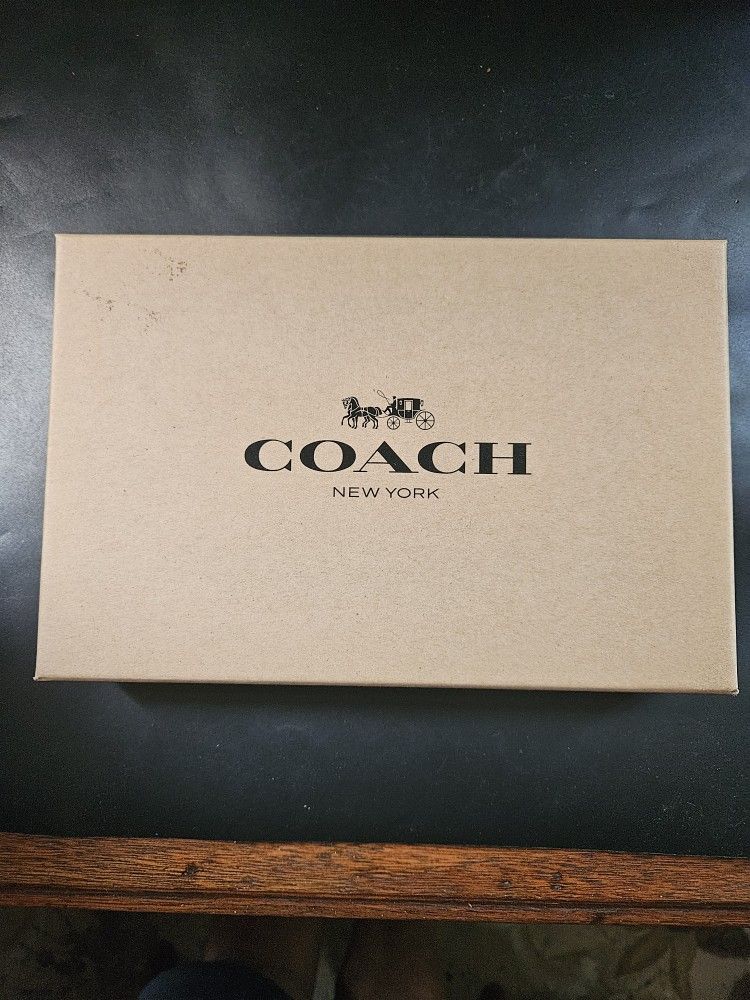 Coach Men Wallet And Keychain