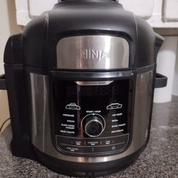 Ninja Pressure Cooker / Air Fryer / Slow Cooker And More