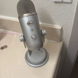 Blue Yetti Microphone 