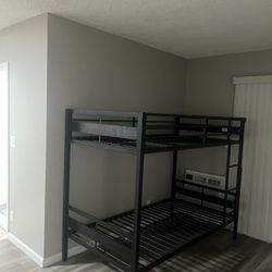  (Living Room For Rent )