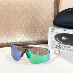 Unisex photochromic sunglasses