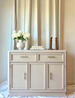 Modern Refinished Thomasville Sideboard / Buffet / Entry table- Delivery Available