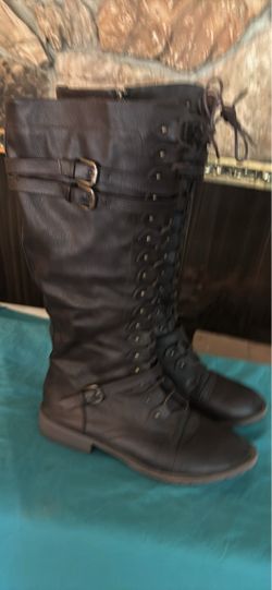 Women’s fashion boots size 11