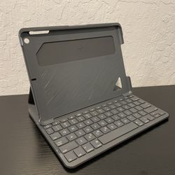 Logitech iPad 5 Wireless Keyboard And Cover.
