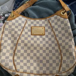Louis Vuitton Damier Azur Galliera PM shoulder bag in the Damier checker  
