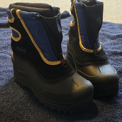 Kids Snow Boots. Size 11