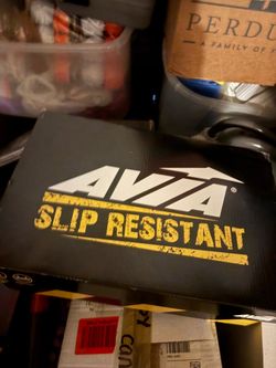 size 12 slip resistant shoes