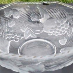 Glass Fruit Bowl Glass Is 11 Inches Wide At The Top Bin22 Shed