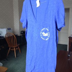 VS Pink V-Neck T-Shirt