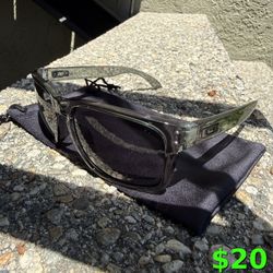 Oakley style sunglasses