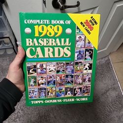 Complete book of 1989 baseball cards