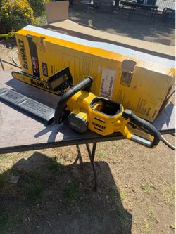 Dewalt FLEXVOLT 60-Volt MAX 18 in. Brushless Cordless Battery Powered Chainsaw (Tool Only)