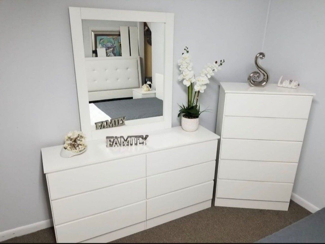 DRESSER WITH MIRROR AND CHEST
