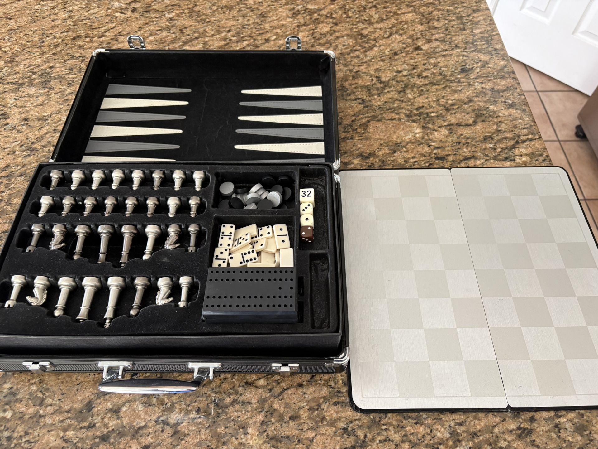 Travel Chess/Domino 
