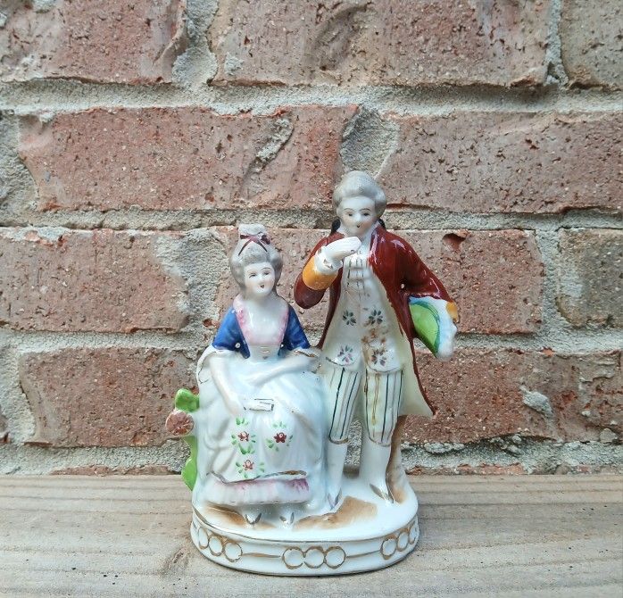 Vintage Colonial Couple Figurine