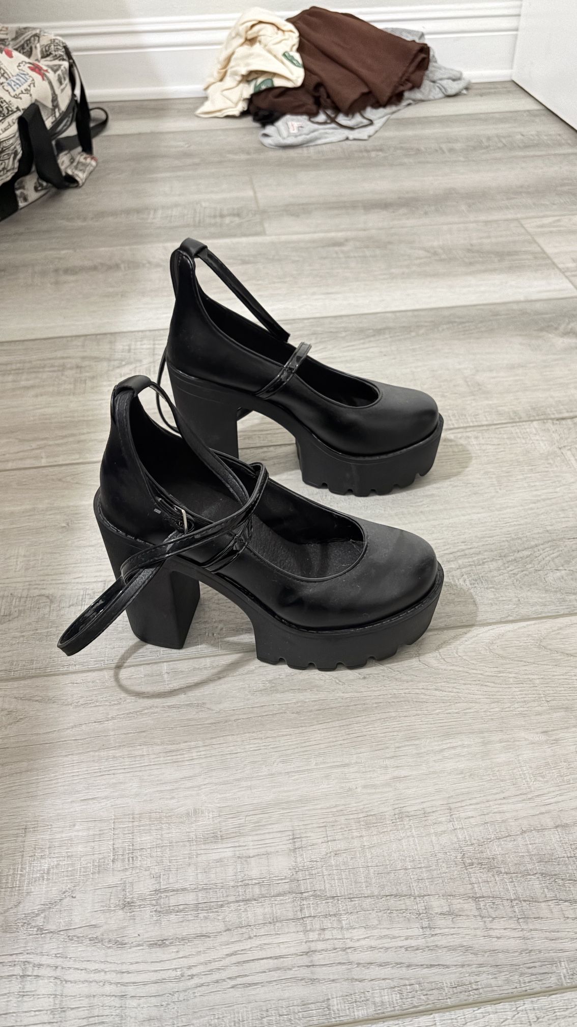 Chunky Heals with strap