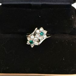 Double Flower Imitation Emerald And Faux Diamond In Silver Tone Setting