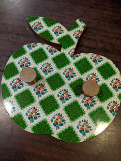 Vintage apple decor in San Fernando 91340