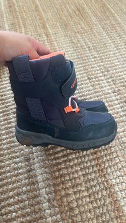 Snow boots
