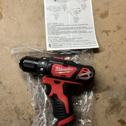 Milwaukee M12 Drill 