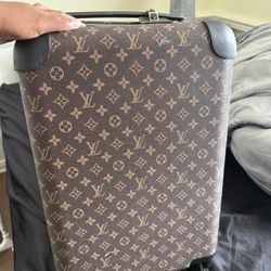 Louis Vuitton Luggage 