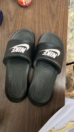 Nike women’s slides