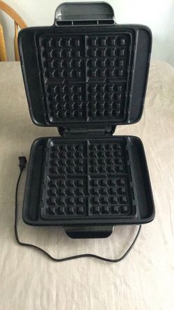 DASH Waffle maker