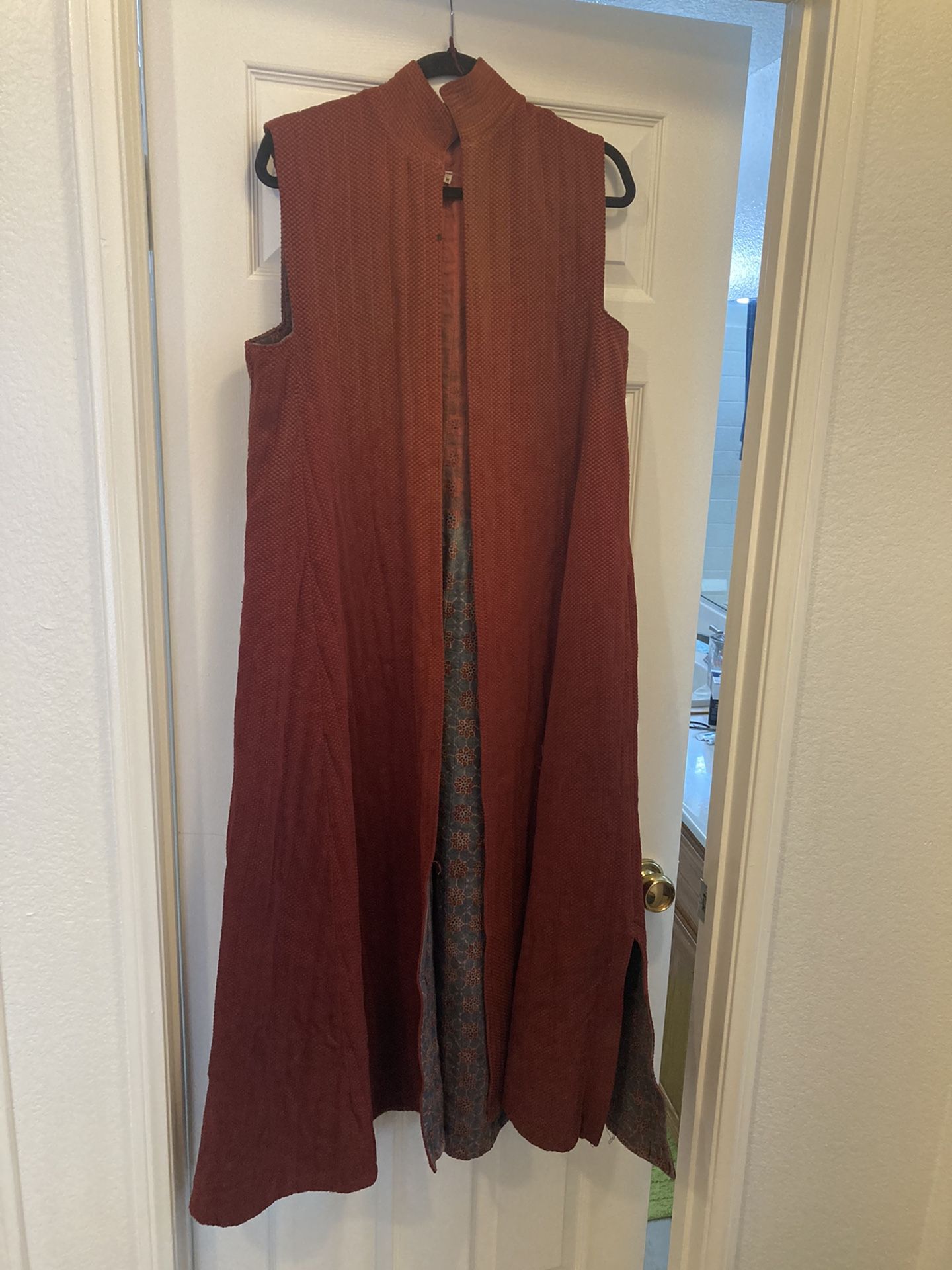 Screen Worn Dracula Untold Red Long Sleeveless Tunic