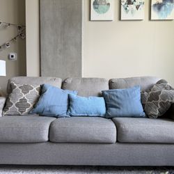 Sleeper Sofa/Pull Out Couch - Great Condition 