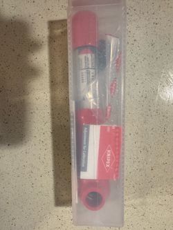 The Knipex 98 33 25 is a 1,000V insulated, 3/8" drive reversible torque wrench with a 5–25 Nm range
