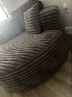 Ex- Lg Movie Chair